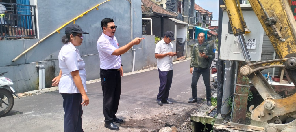 Perbaikan Gorong-Gorong di perbatasan Lingkungan Bhuana Asri, Bumi Mekar Sari dan Bhuana Asri: Upaya Cegah Genangan Air Saat Hujan